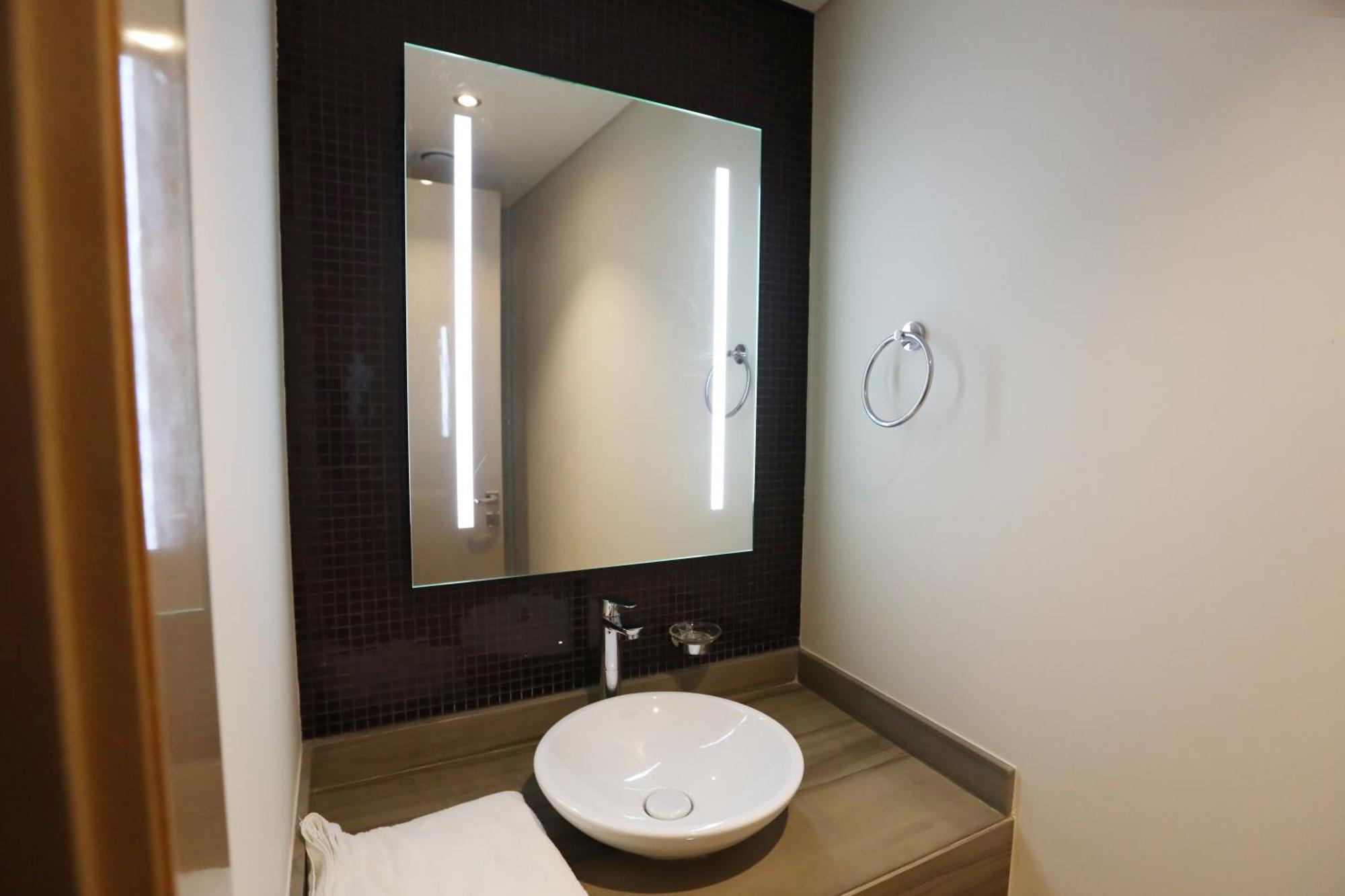 Brownstone - Paramount Five Star * دبي